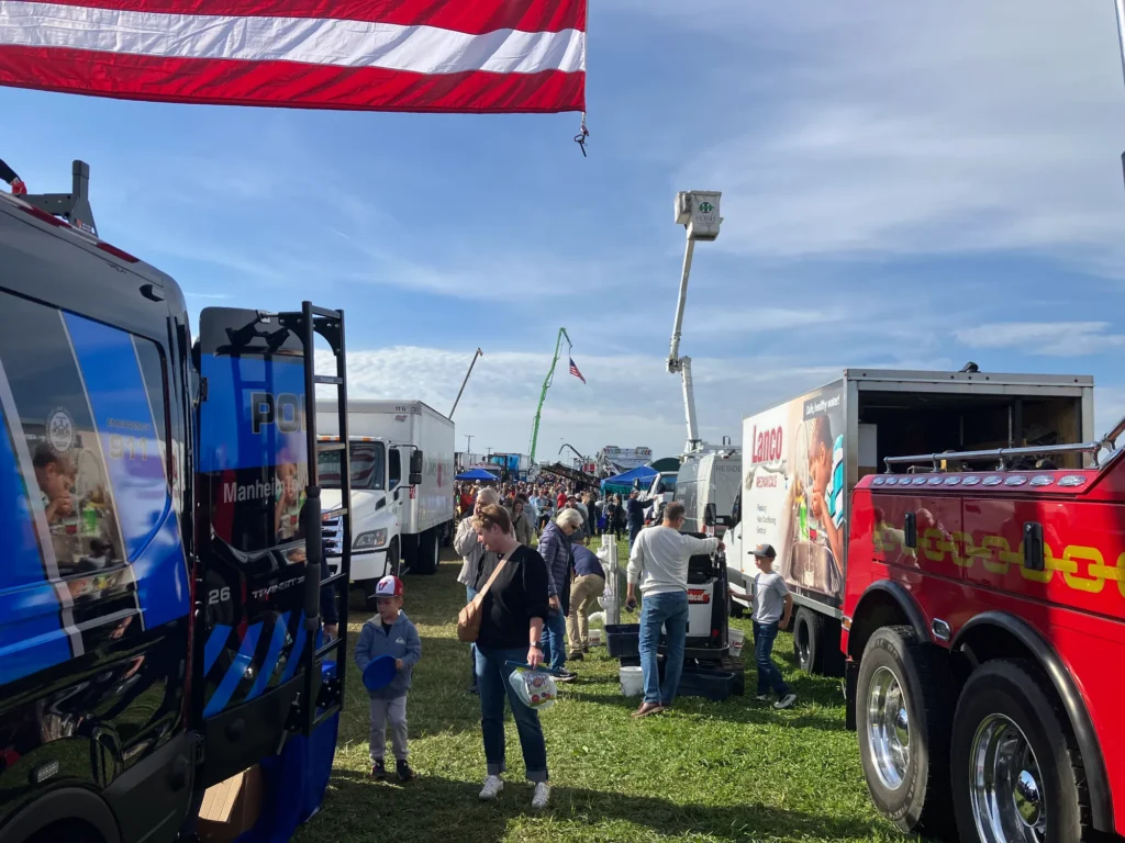 touch-a-truck-food-drive-2025-004